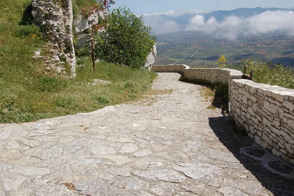 Ostello Cielo D'Alcamo  Alcamo